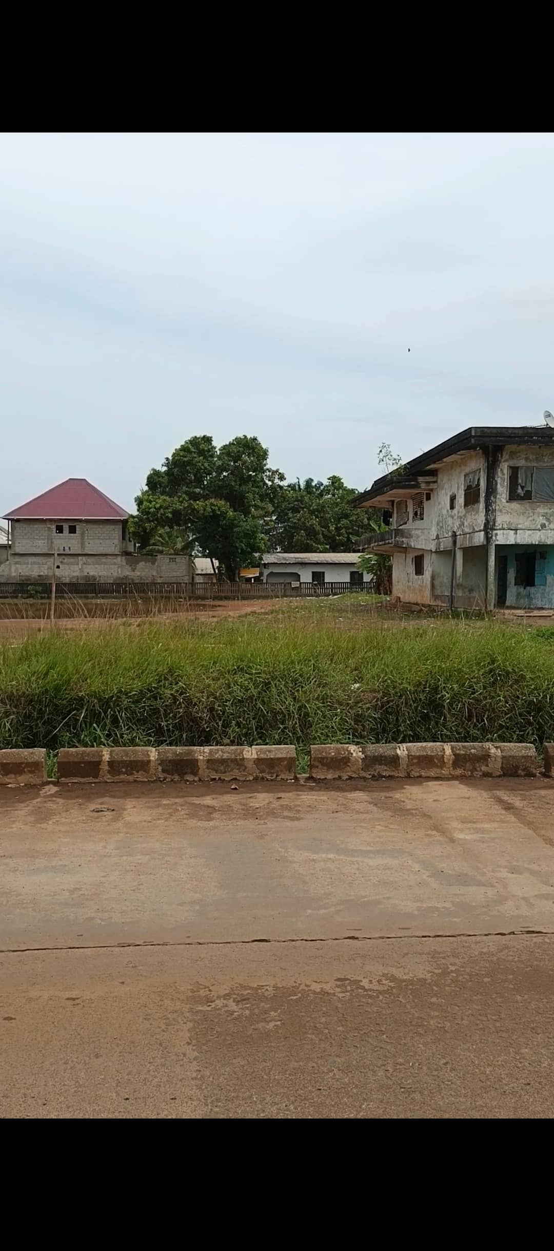 1 ACRE OF BEAUTIFUL FRONT VIEW LAND FOR SALE IN ELWA REHAB COMMUNITY