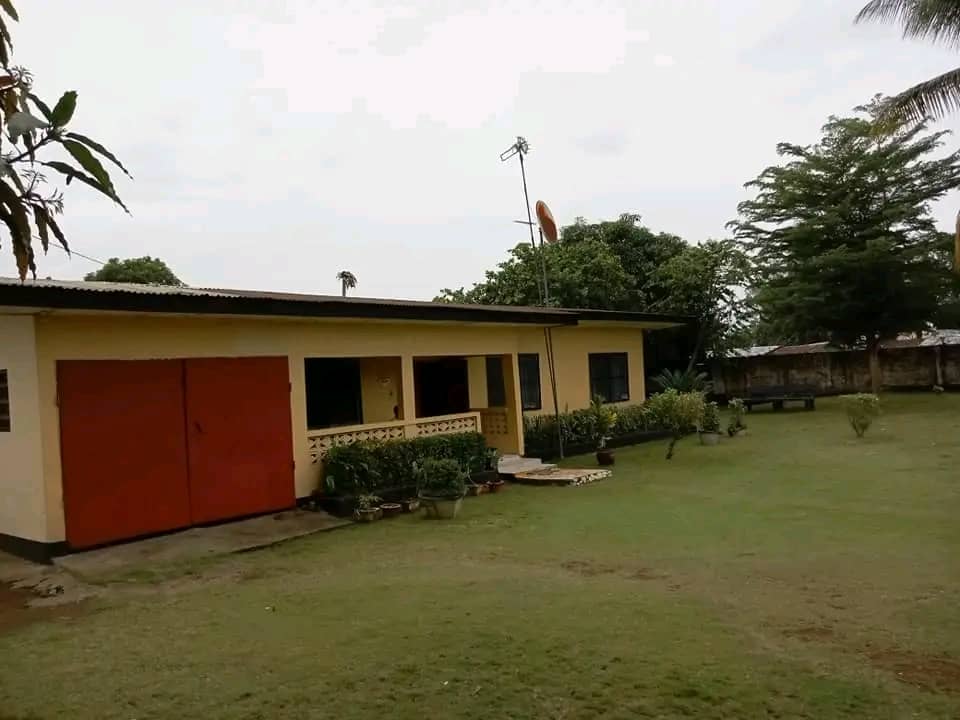 3bedrooms compound for rent