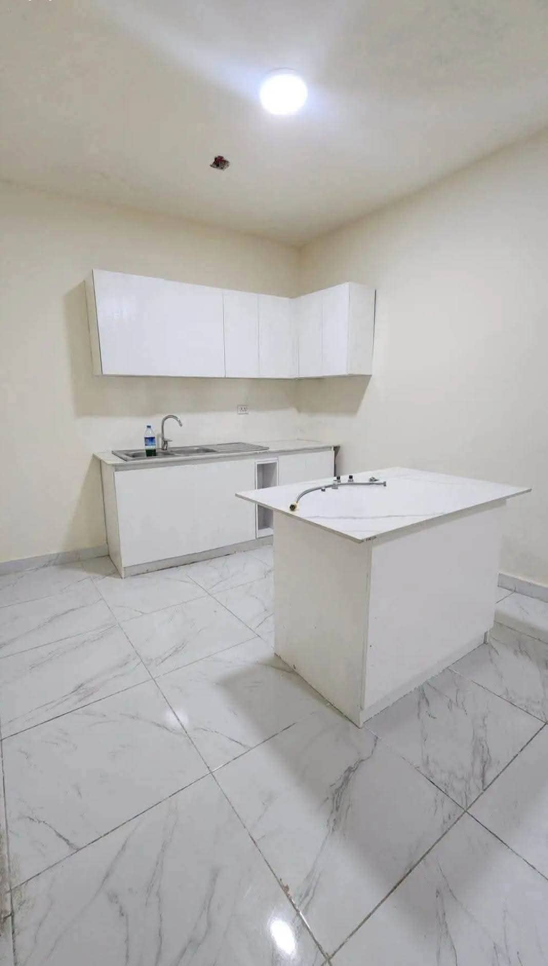 One bedroom with two bathrooms