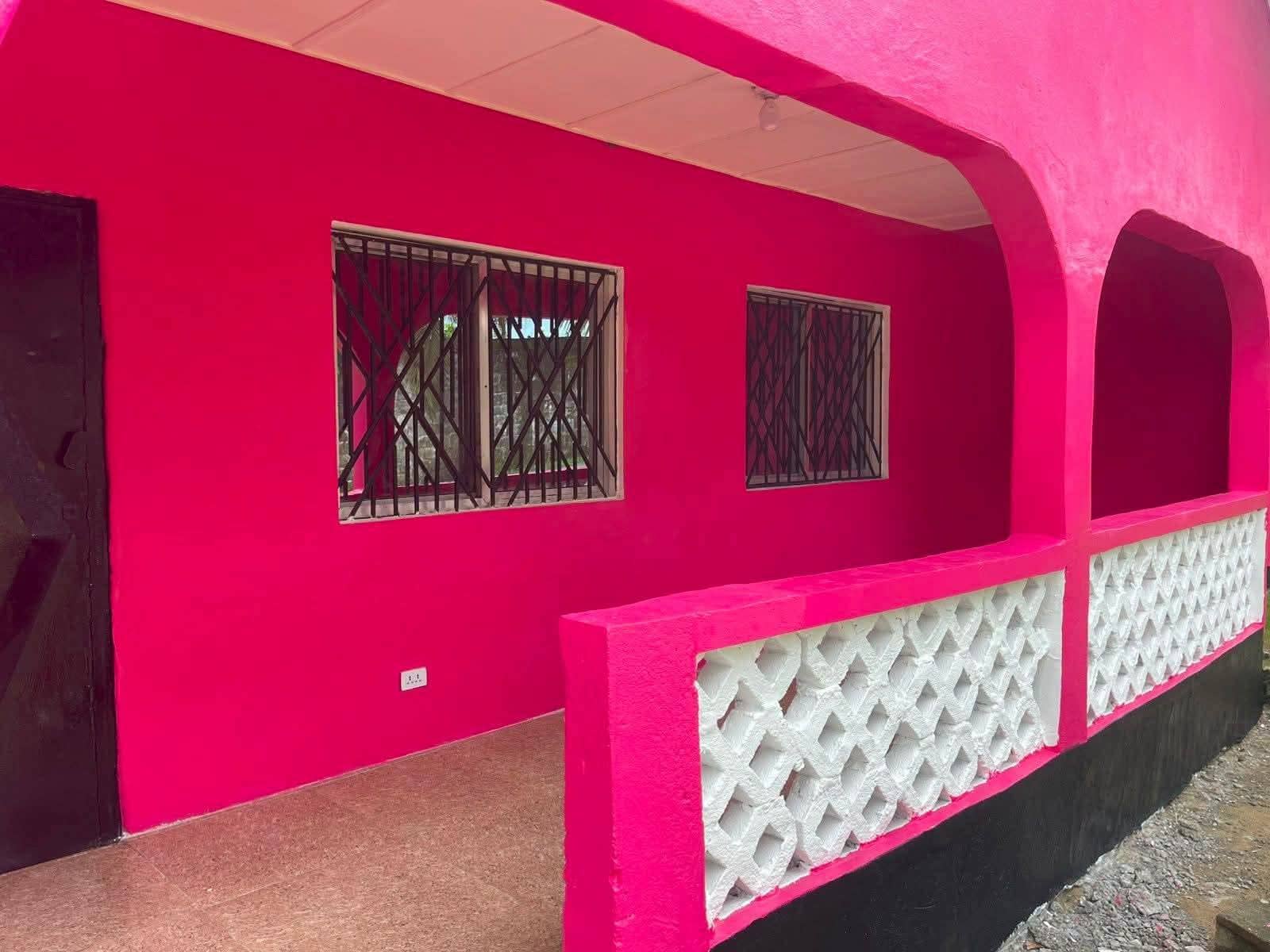 Self contine 4bedrooms with 2bathrooms