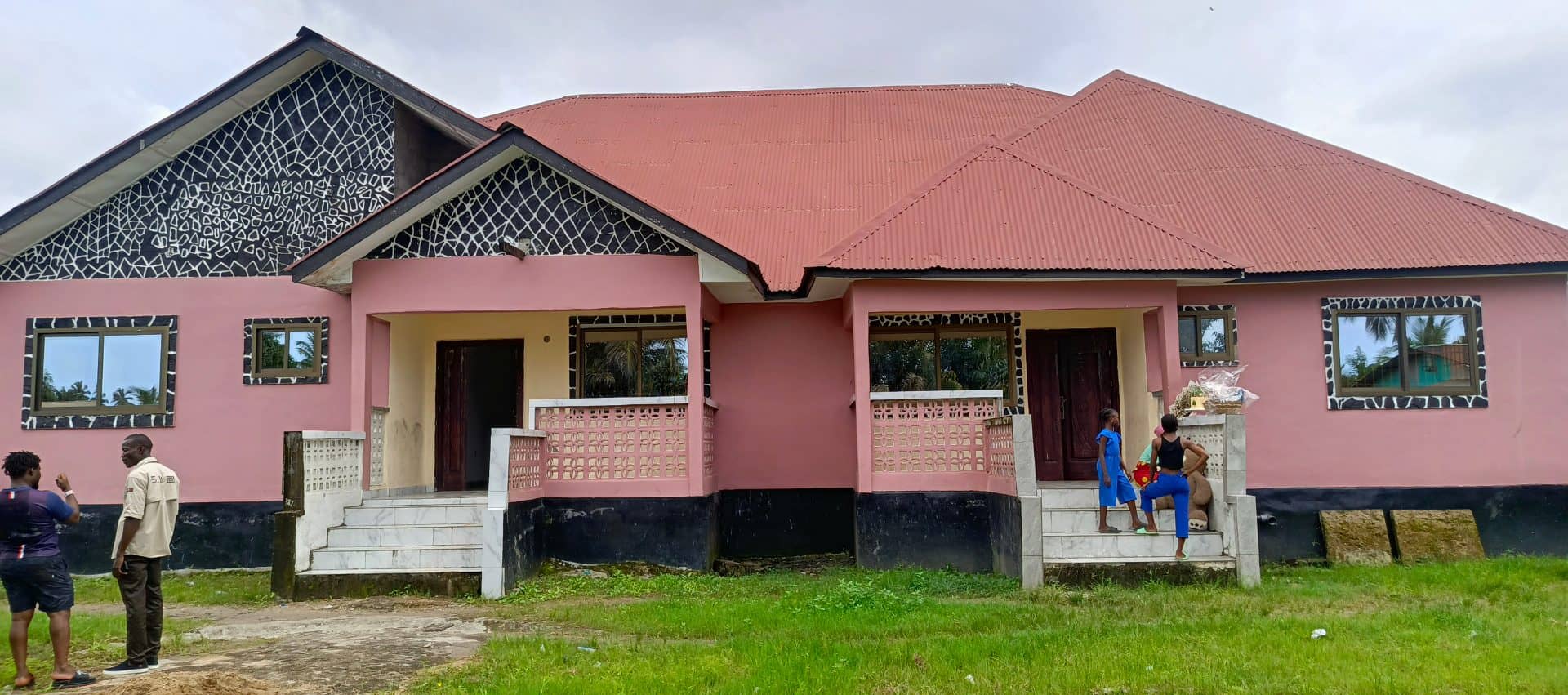 3- bedrooms Two bathrooms apartment